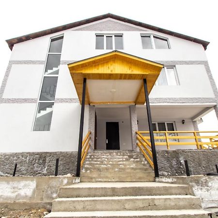 Katos Guesthouse Mestia Bagian luar foto